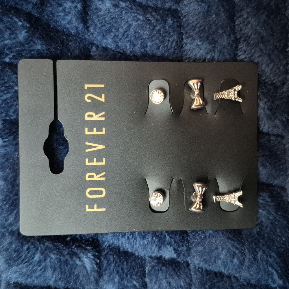Paris Themed Set Of 3 Stud Earrings W Eiffel Tower From Forever 21, New W Tags!